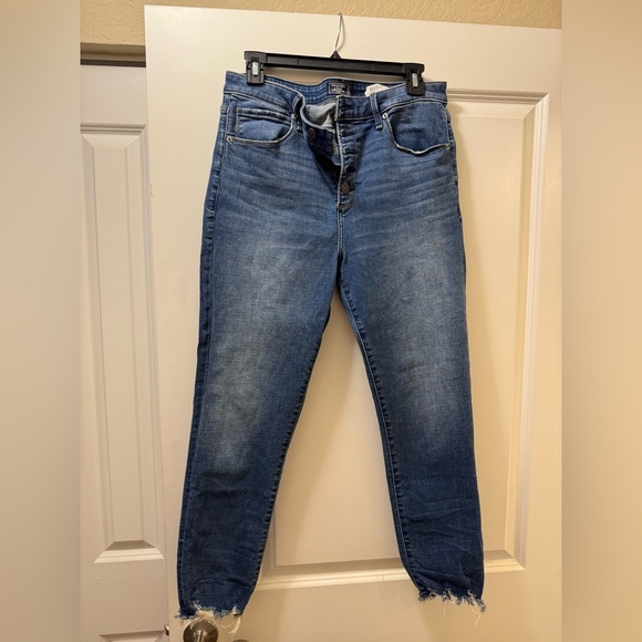 Abercrombie High-Wasted Skinny Jeans - Picture 2 of 3